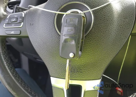 2013 Volkswagen Tiguan S z USA, uszkodzony, nr VIN WVGAV7AX8DW530192